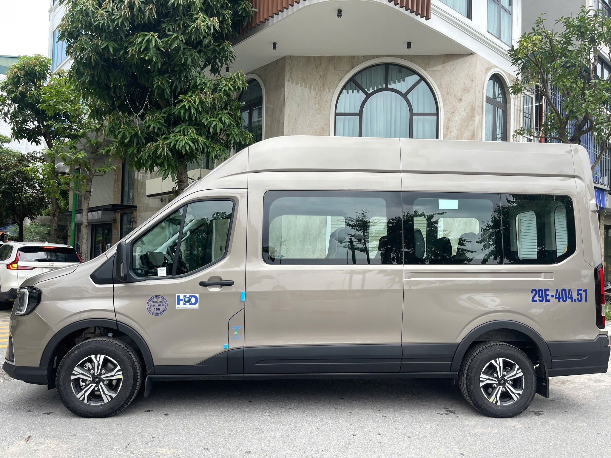 XE 16 CHỖ FORD TRANSIT